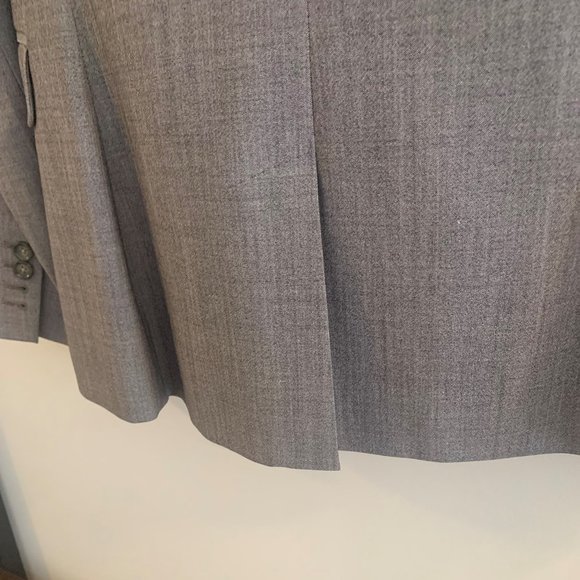 Skirt suit - Picture 3 of 9